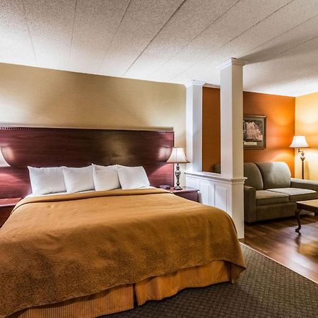 Quaint Inn & Suites McHenry Eksteriør bilde