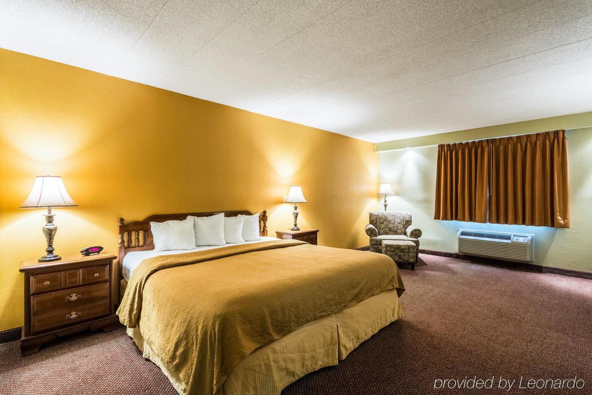 Quaint Inn & Suites McHenry Eksteriør bilde