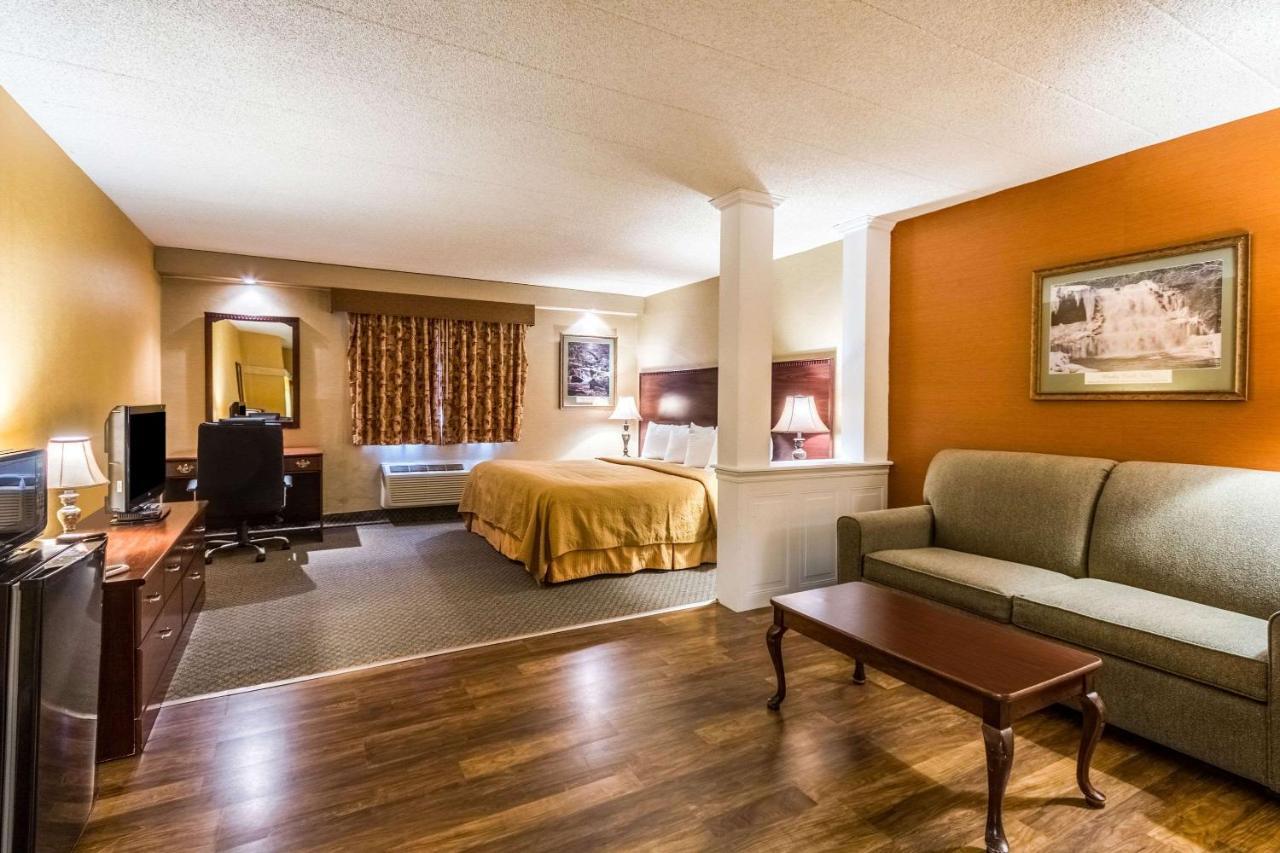 Quaint Inn & Suites McHenry Eksteriør bilde