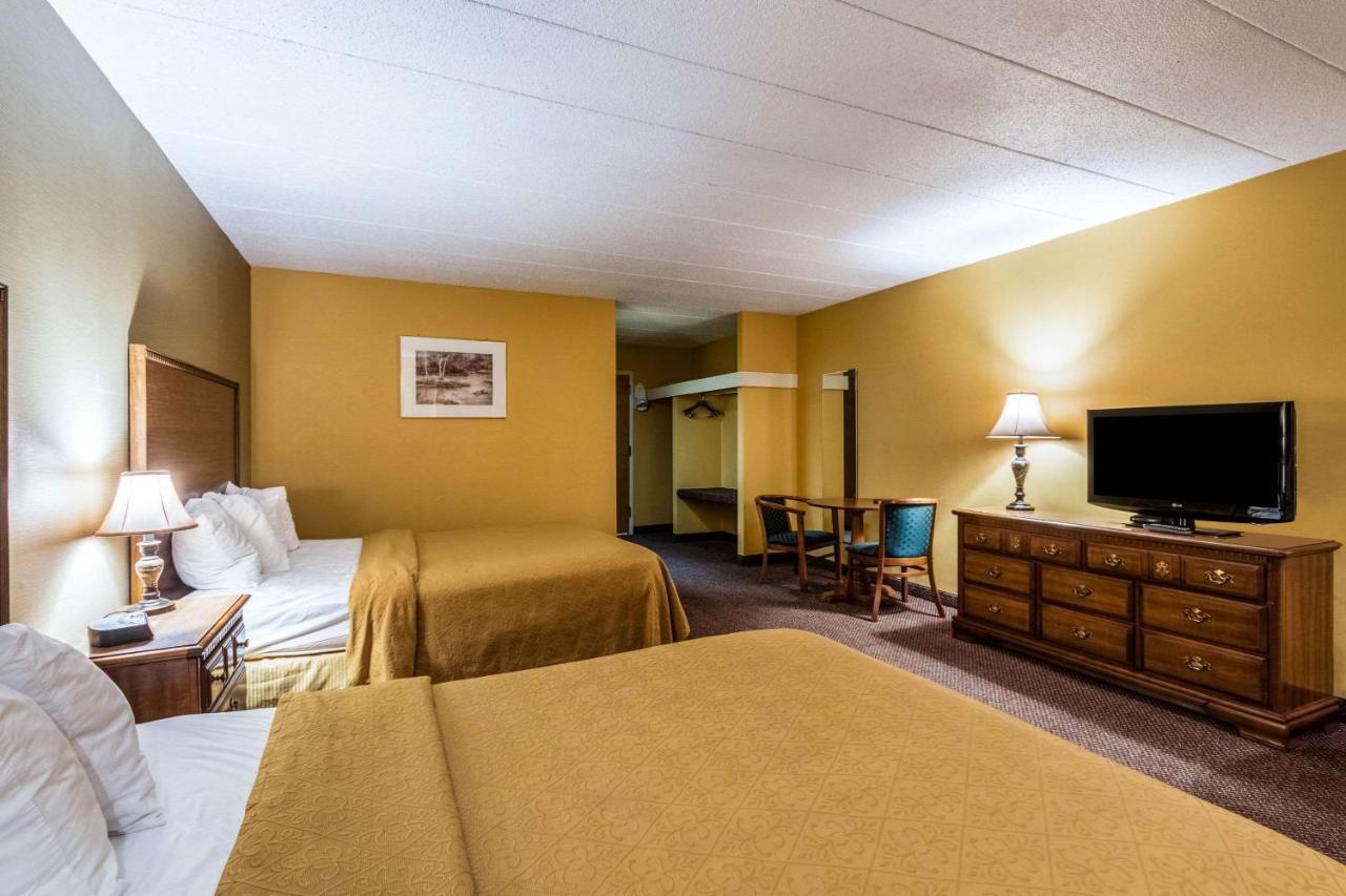 Quaint Inn & Suites McHenry Eksteriør bilde