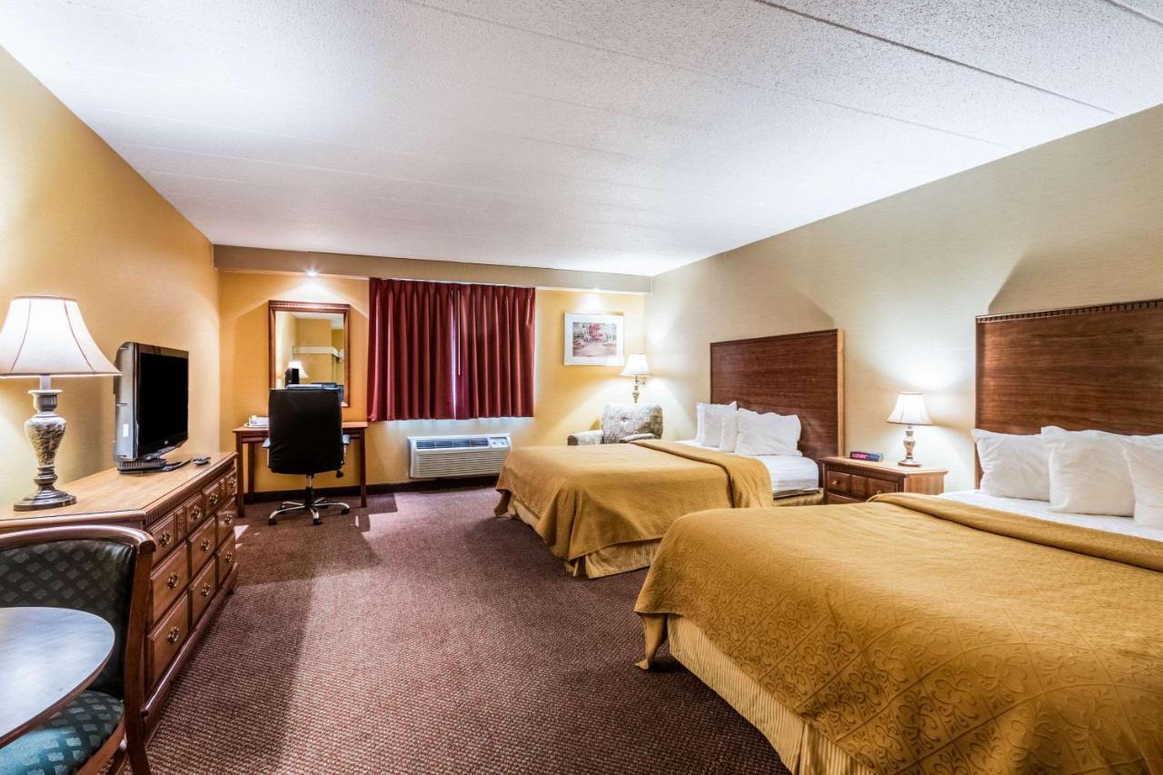 Quaint Inn & Suites McHenry Eksteriør bilde