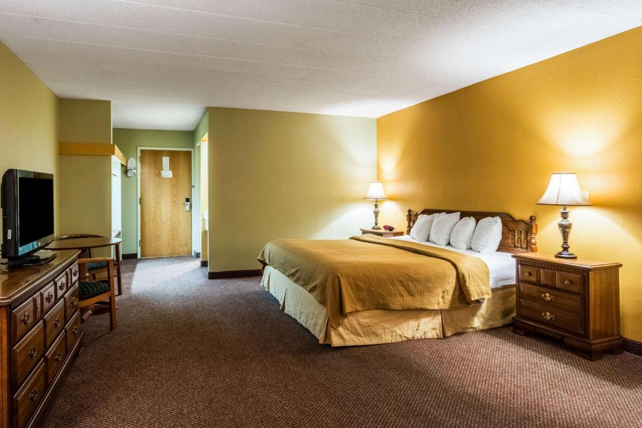 Quaint Inn & Suites McHenry Eksteriør bilde